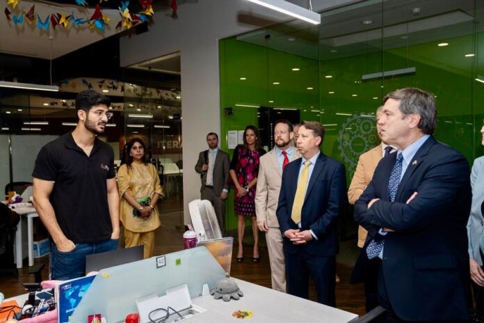 Mission Andrew Schofer at the Launch of a U.S.-Funded Entrepreneurship Project Lahore University of Management Sciences (LUMS)