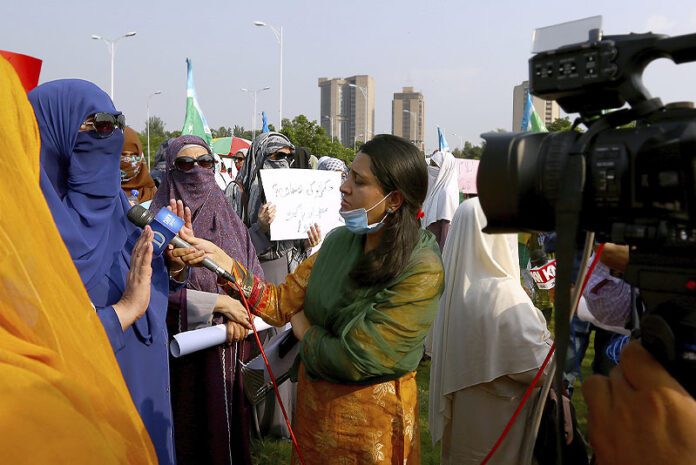 Triumphs of Female Journalists in Pakistan